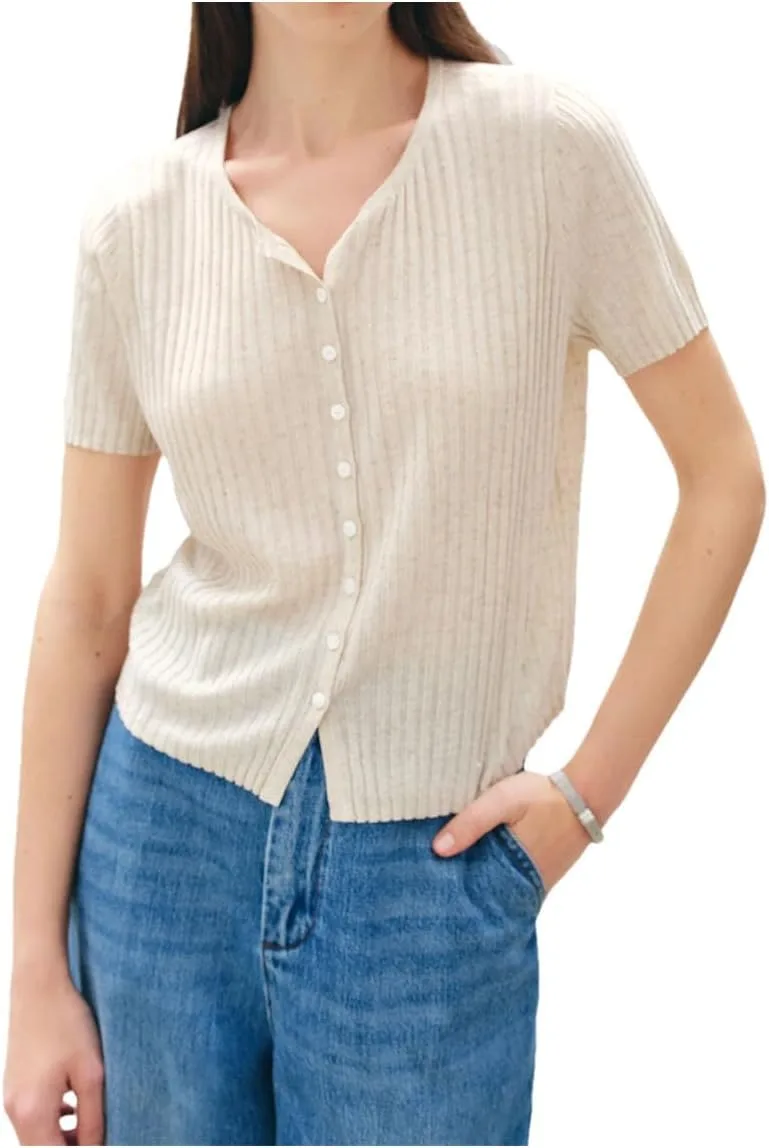 Женский вязаный топ с льняным воротником
Женский вязаный топ с льняным воротником