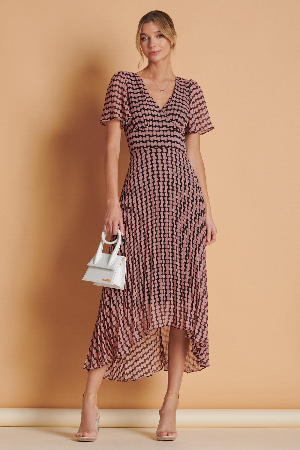 Плиссированное шифоновое платье макси с рукавами ангела Jolie Moi, розовый
Плиссированное шифоновое платье макси с рукавами ангела Jolie Moi, розовый