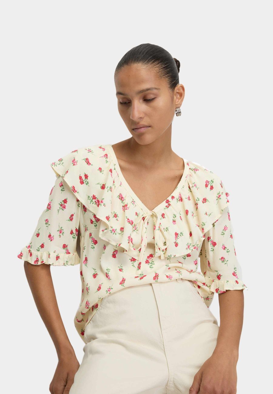 Блуза Marks & Spencer FRILL , White Mix/Off-White
Блуза Marks & Spencer FRILL , White Mix/Off-White