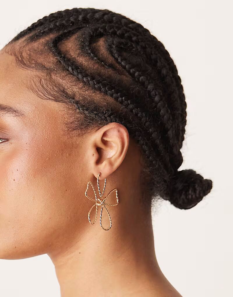 Серьги из крупной проволоки в форме цветка золотистого оттенка Asos Design
Серьги из крупной проволоки в форме цветка золотистого оттенка Asos Design