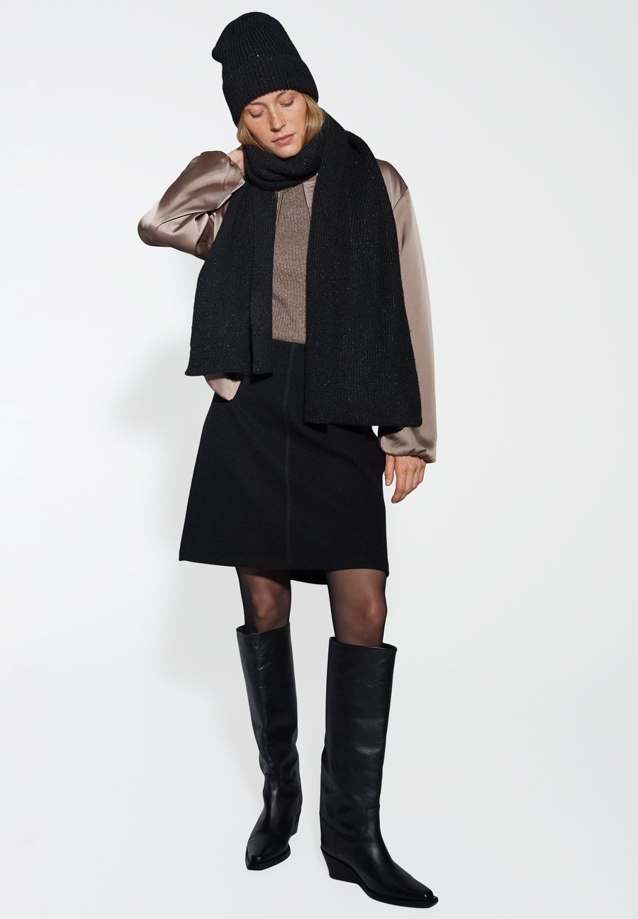 Шарф OPUS ONE SIZE, Black
Шарф OPUS ONE SIZE, Black