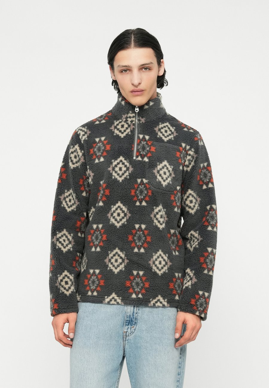 Джемпер Jack & Jones JORIBIZA HALF ZIP, Black
Джемпер Jack & Jones JORIBIZA HALF ZIP, Black