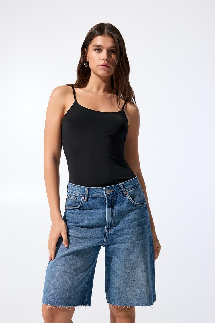 Топ из полиамида с тонкими бретелями Pull And Bear, черный 
Топ из полиамида с тонкими бретелями Pull And Bear, черный