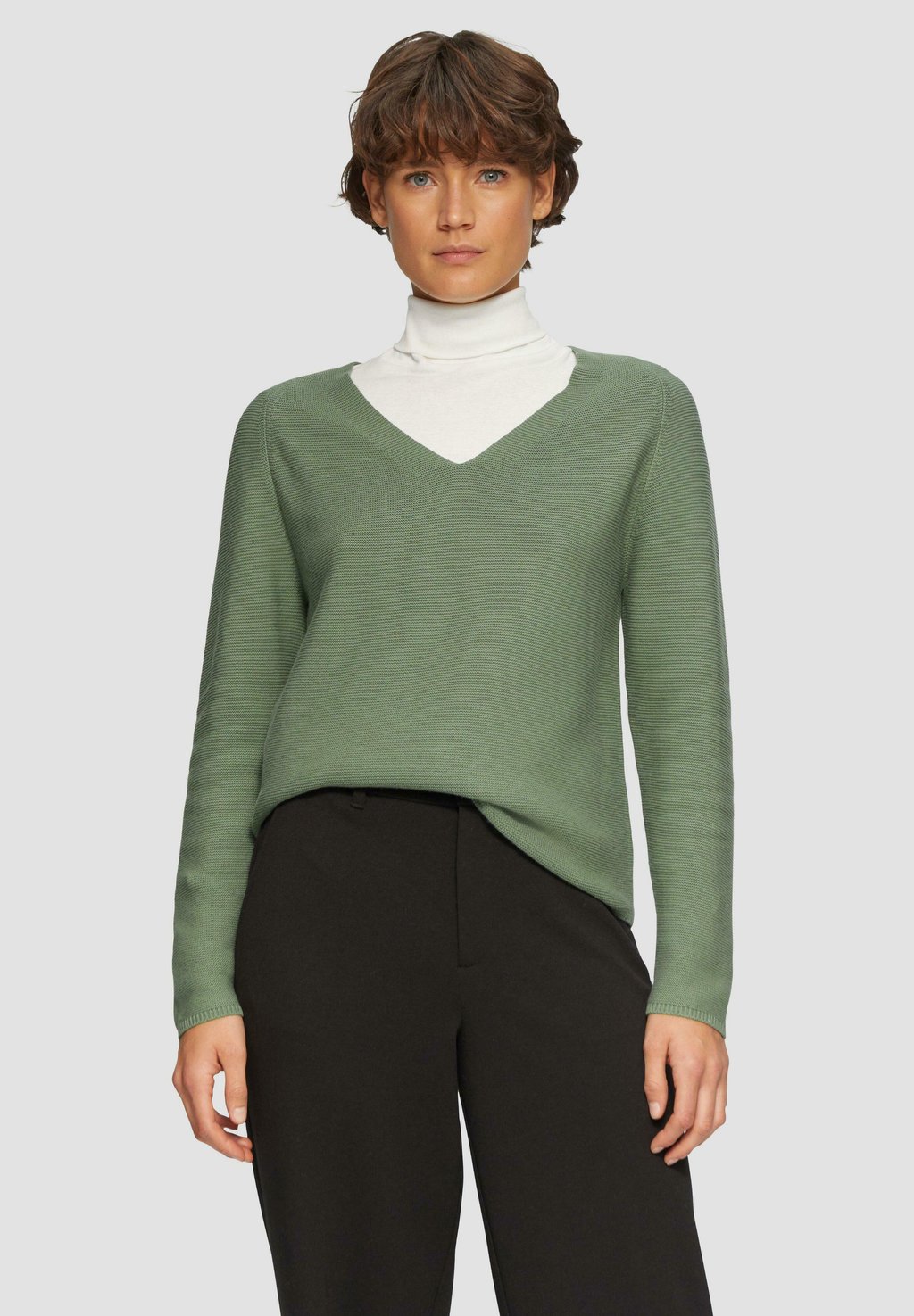 Джемпер PFLEGELEICHTER AUS MIT V-AUSSCHNITT s.Oliver, зеленый
Джемпер PFLEGELEICHTER AUS MIT V-AUSSCHNITT s.Oliver, зеленый