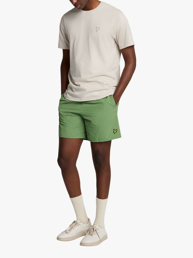 Плавательные шорты на эластичной завязке Lyle & Scott, цвет Smoke Green
Плавательные шорты на эластичной завязке Lyle & Scott, цвет Smoke Green