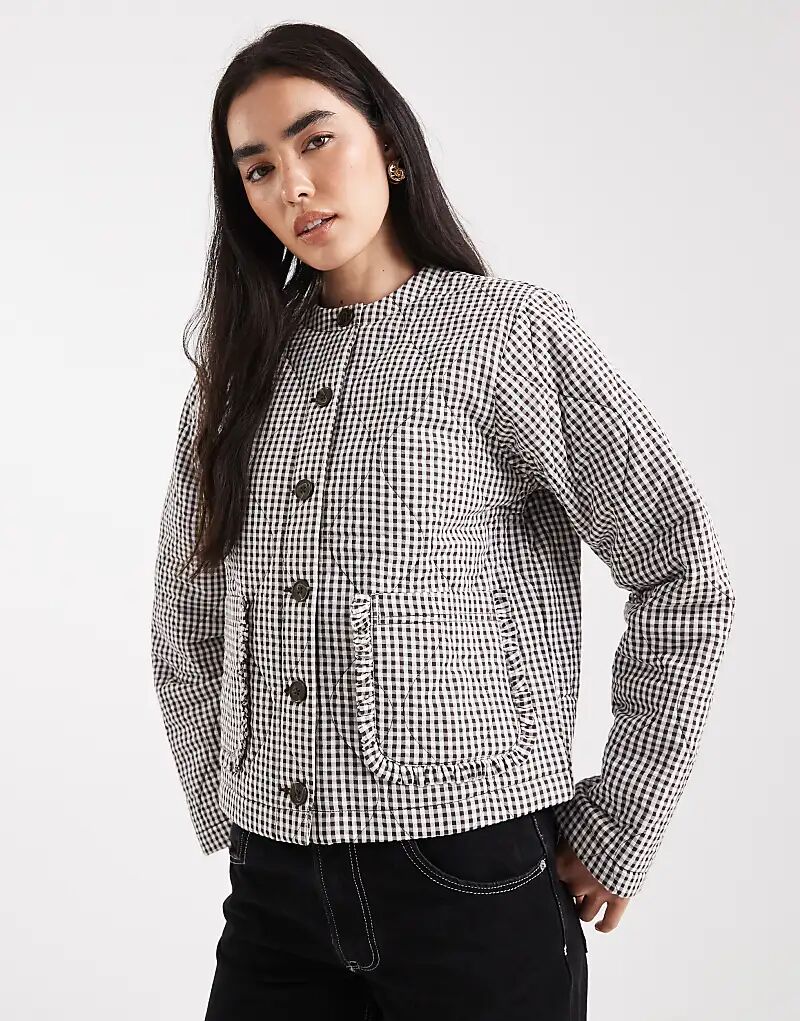Стеганая куртка Miss Selfridge в коричневую клетку
Стеганая куртка Miss Selfridge в коричневую клетку