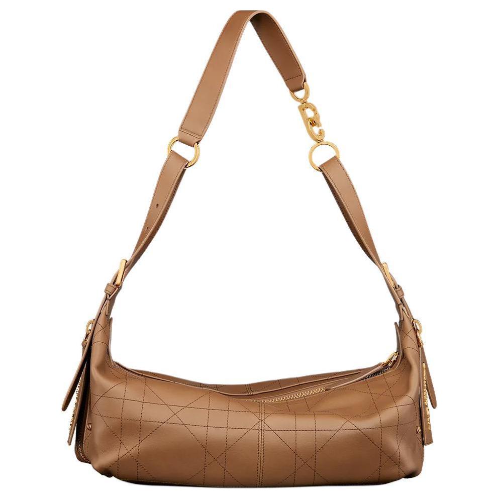 DIOR Гладкая кожаная сумка через плечо среднего размера женская верблюжья коричневая
DIOR Гладкая кожаная сумка через плечо среднего размера женская верблюжья коричневая