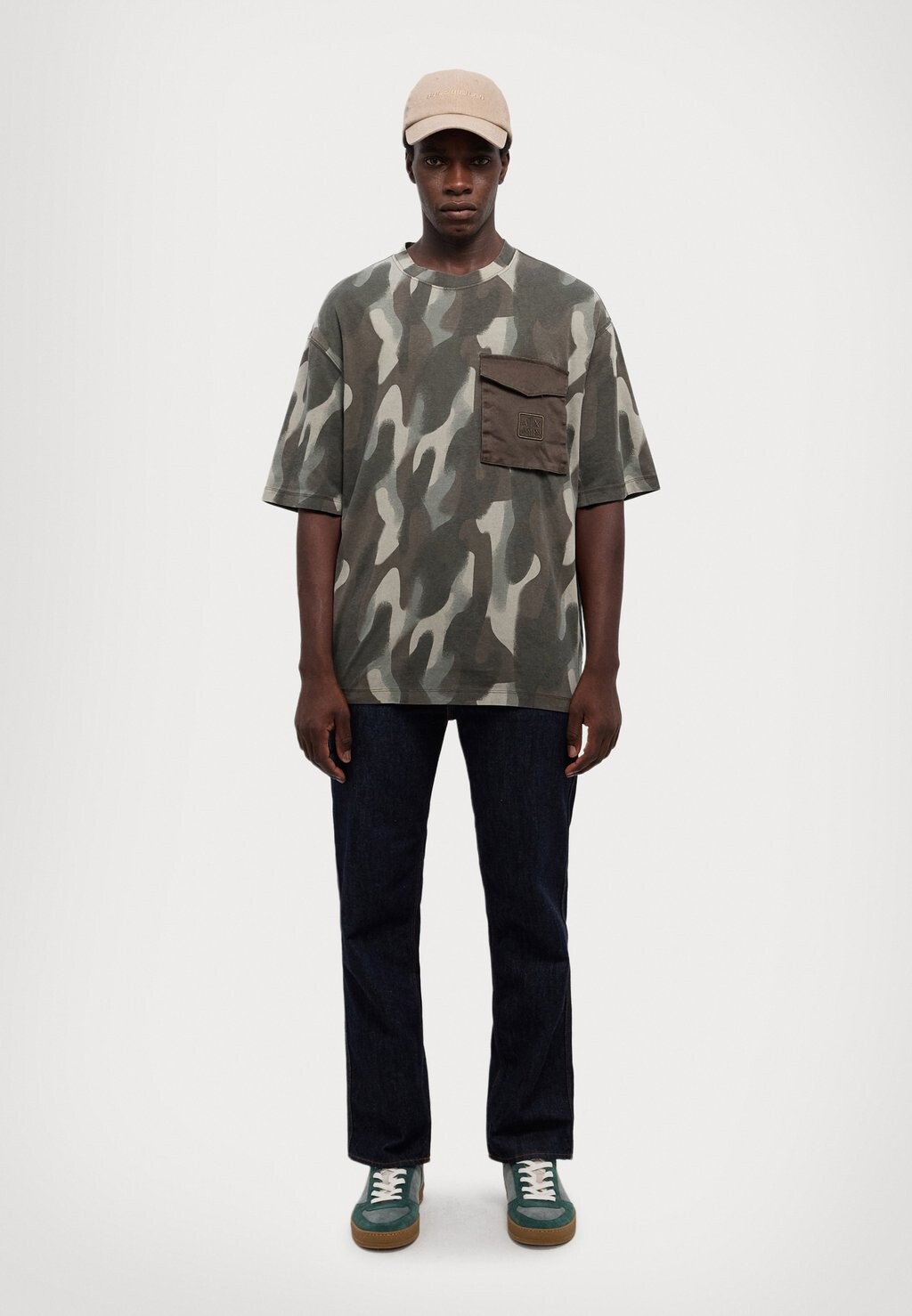 Футболки с принтом MAGLIA Armani Exchange, светло-серый
Футболки с принтом MAGLIA Armani Exchange, светло-серый