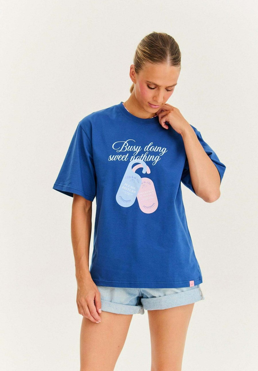 Футболка NAOKO SWEET NOTHING, Dark Blue, Синий, Футболка NAOKO SWEET NOTHING, Dark Blue
Футболка NAOKO SWEET NOTHING, Dark Blue, Синий, Футболка NAOKO SWEET NOTHING, Dark Blue