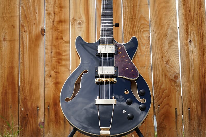 Электрогитара Ibanez AMH90 Black 6-String Electric Guitar
Электрогитара Ibanez AMH90 Black 6-String Electric Guitar