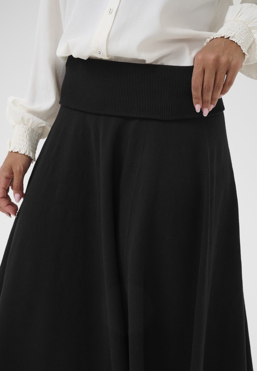 Юбка Cream Pleated skirt, Pitch Black/Black
Юбка Cream Pleated skirt, Pitch Black/Black