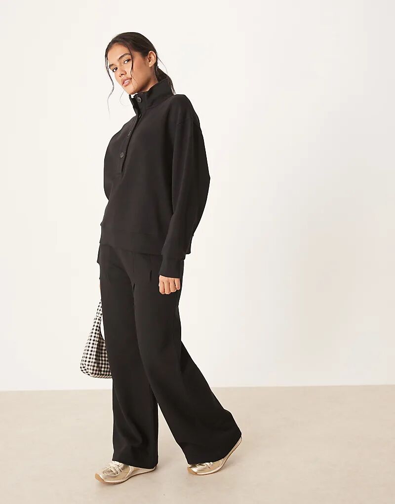 Широкие брюки-джоггеры ASOS DESIGN со складками зеленого цвета
Широкие брюки-джоггеры ASOS DESIGN со складками зеленого цвета