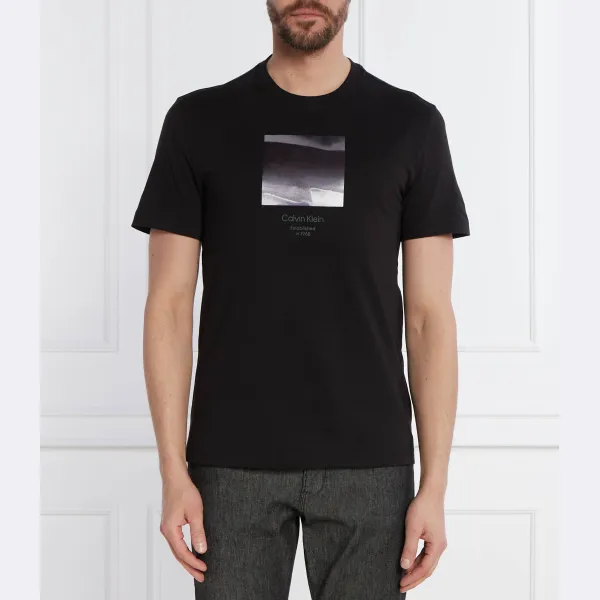 Футболка стандартного кроя Calvin Klein, черный
Футболка стандартного кроя Calvin Klein, черный