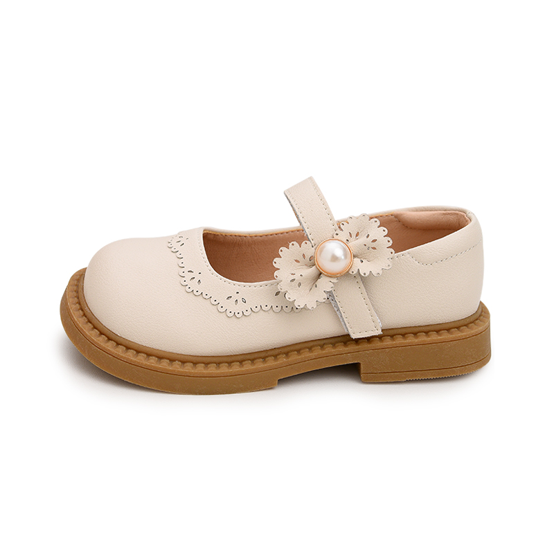 Детские кожаные туфли с нескользящей подошвой Budding, экрю
Детские кожаные туфли с нескользящей подошвой Budding, экрю