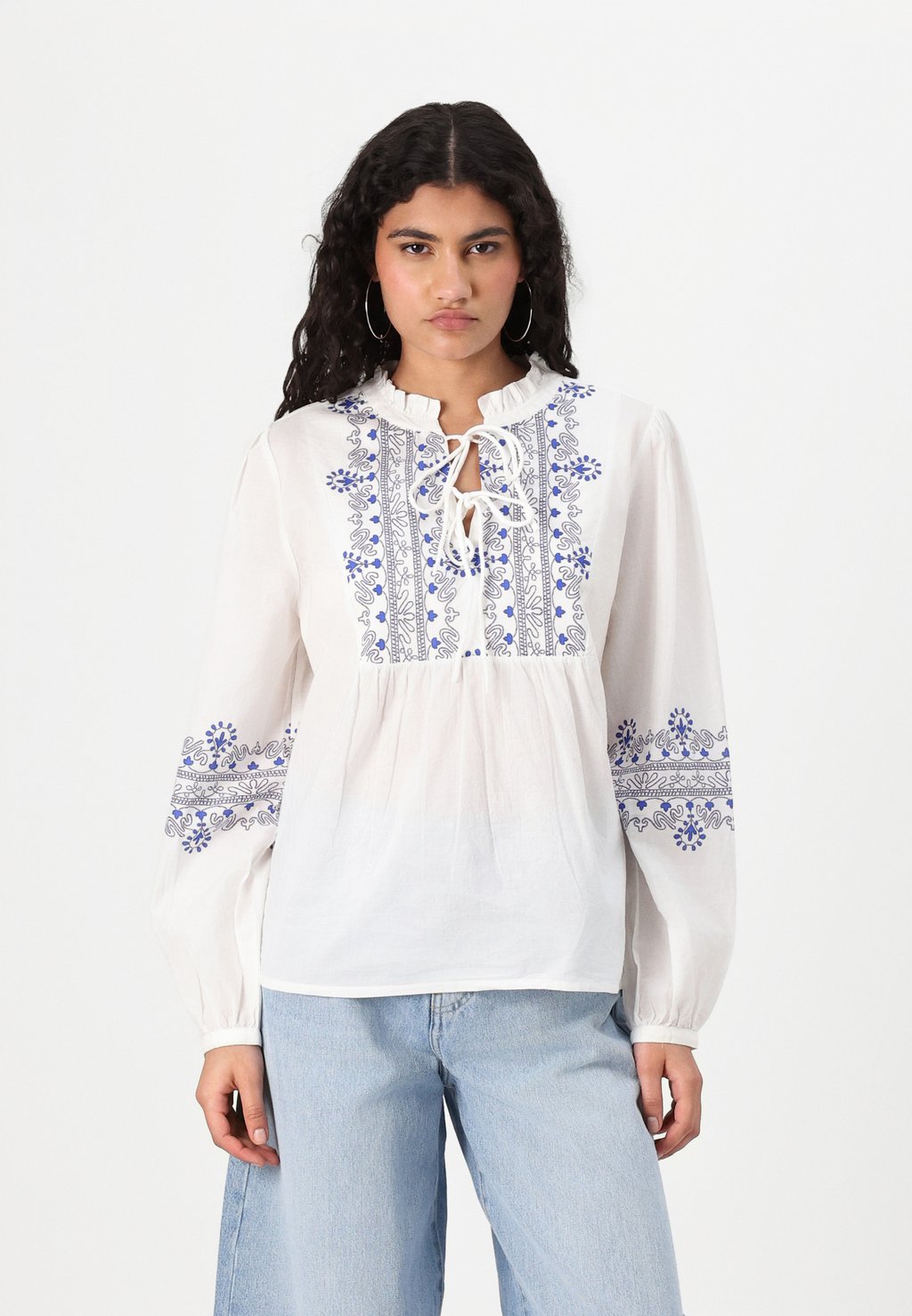 Блуза ONLDELINE TIE ONLY, белый
Блуза ONLDELINE TIE ONLY, белый