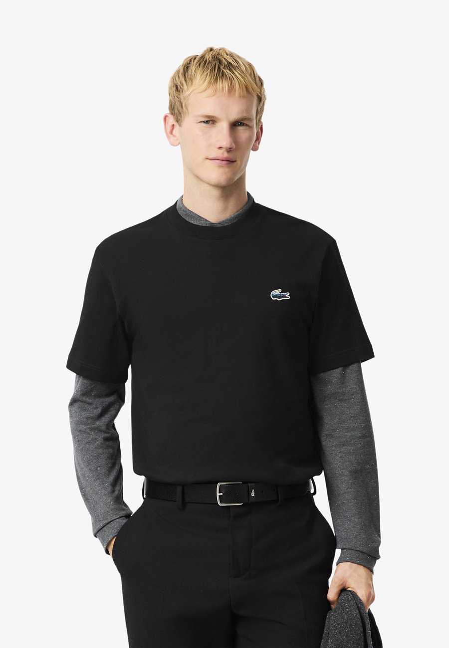 Футболка Lacoste Basic T-shirt, Noir/Anthracite
Футболка Lacoste Basic T-shirt, Noir/Anthracite