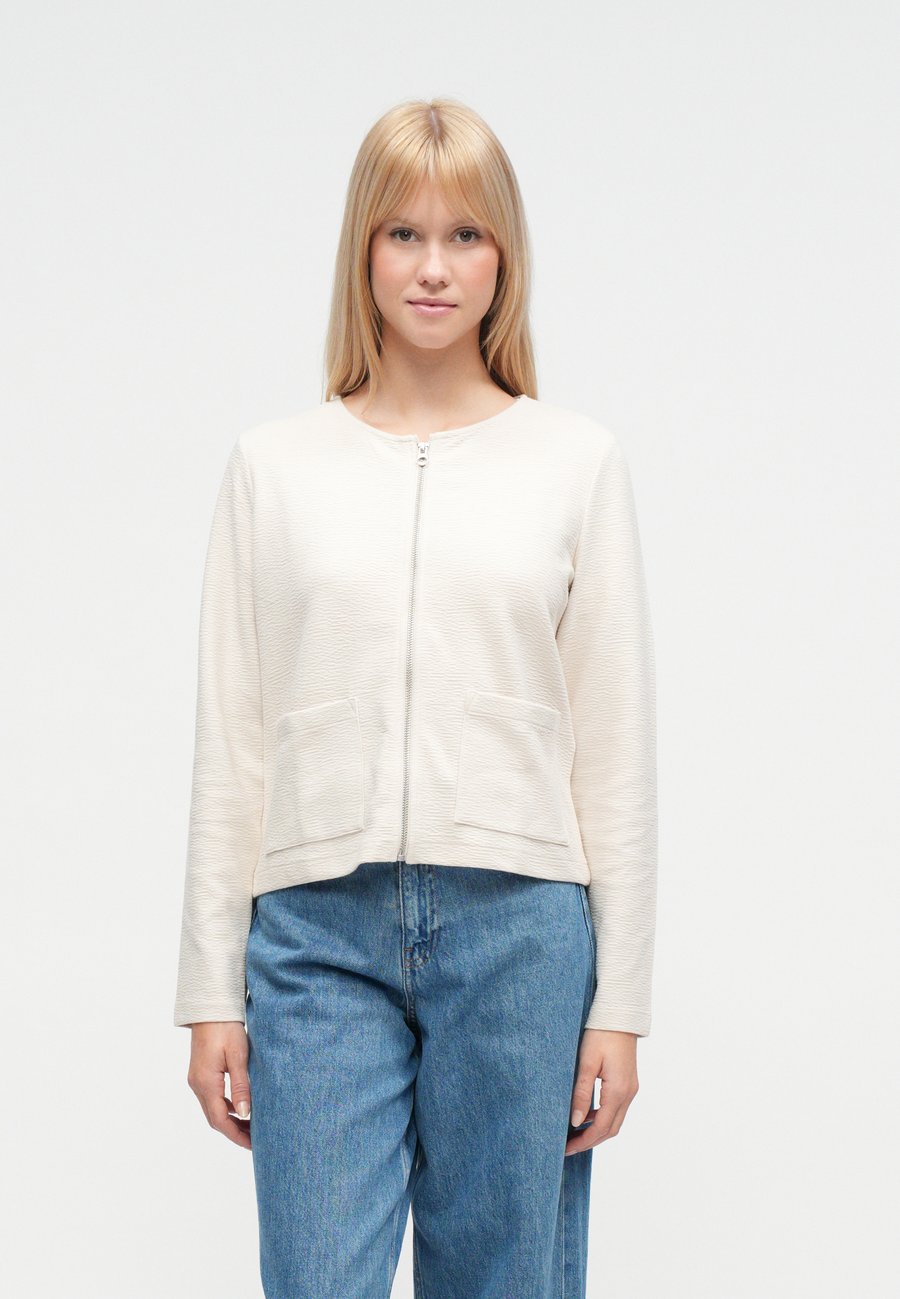 Кардиган VILA VIGARDEN SHORT CARDIGAN, Birch/Off-White
Кардиган VILA VIGARDEN SHORT CARDIGAN, Birch/Off-White