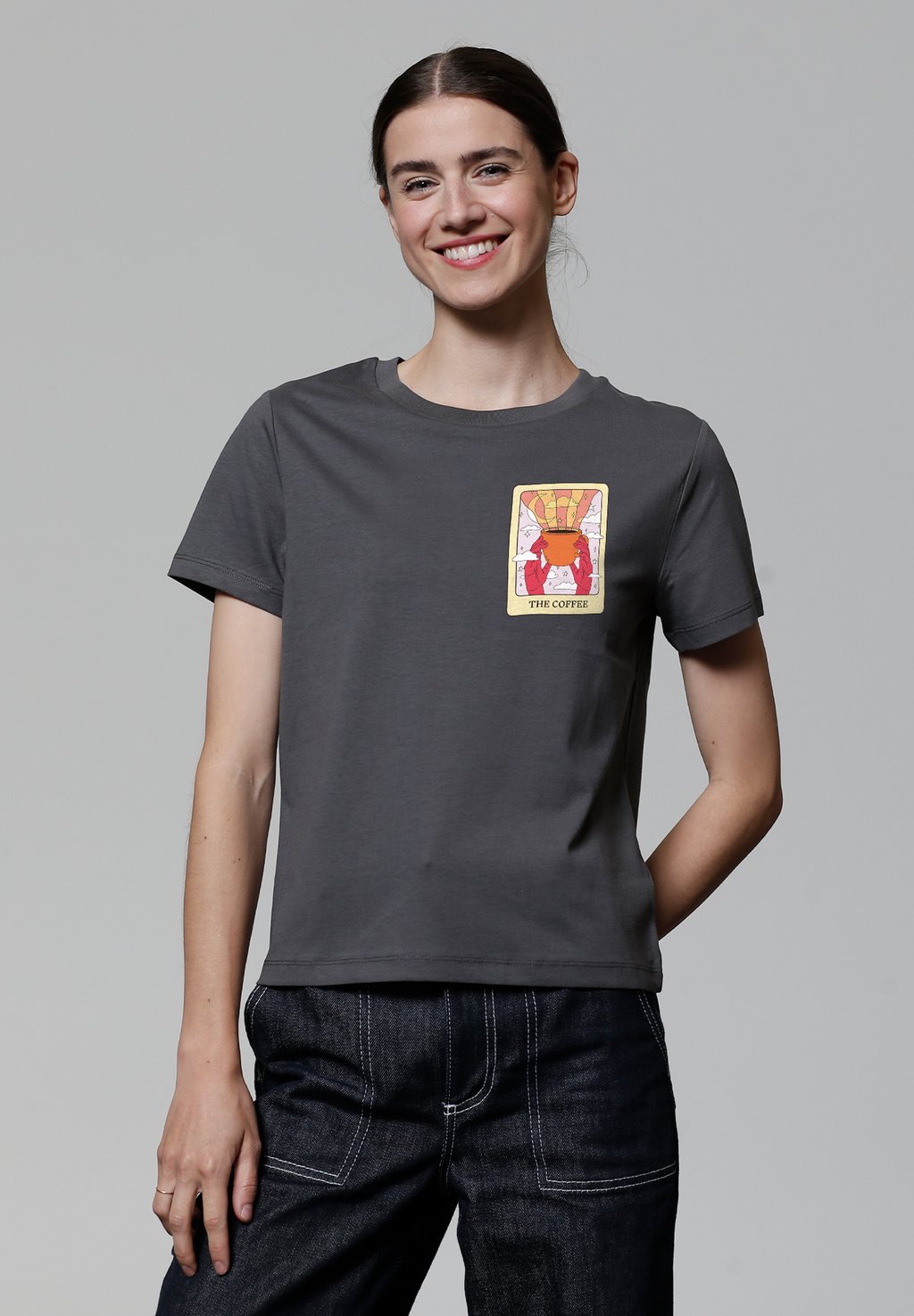 Футболка с принтом TAROT THE COFFEE watapparel, антрацит
Футболка с принтом TAROT THE COFFEE watapparel, антрацит