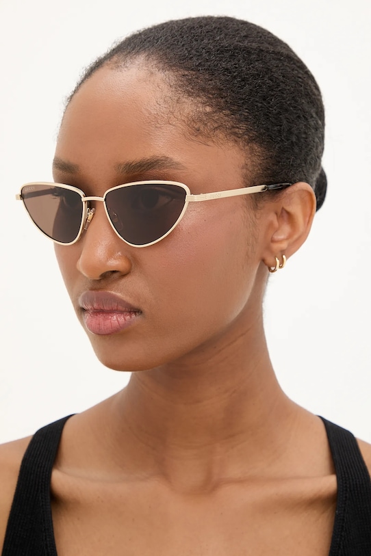 Солнцезащитные очки Gucci, золотой
Солнцезащитные очки Gucci, золотой