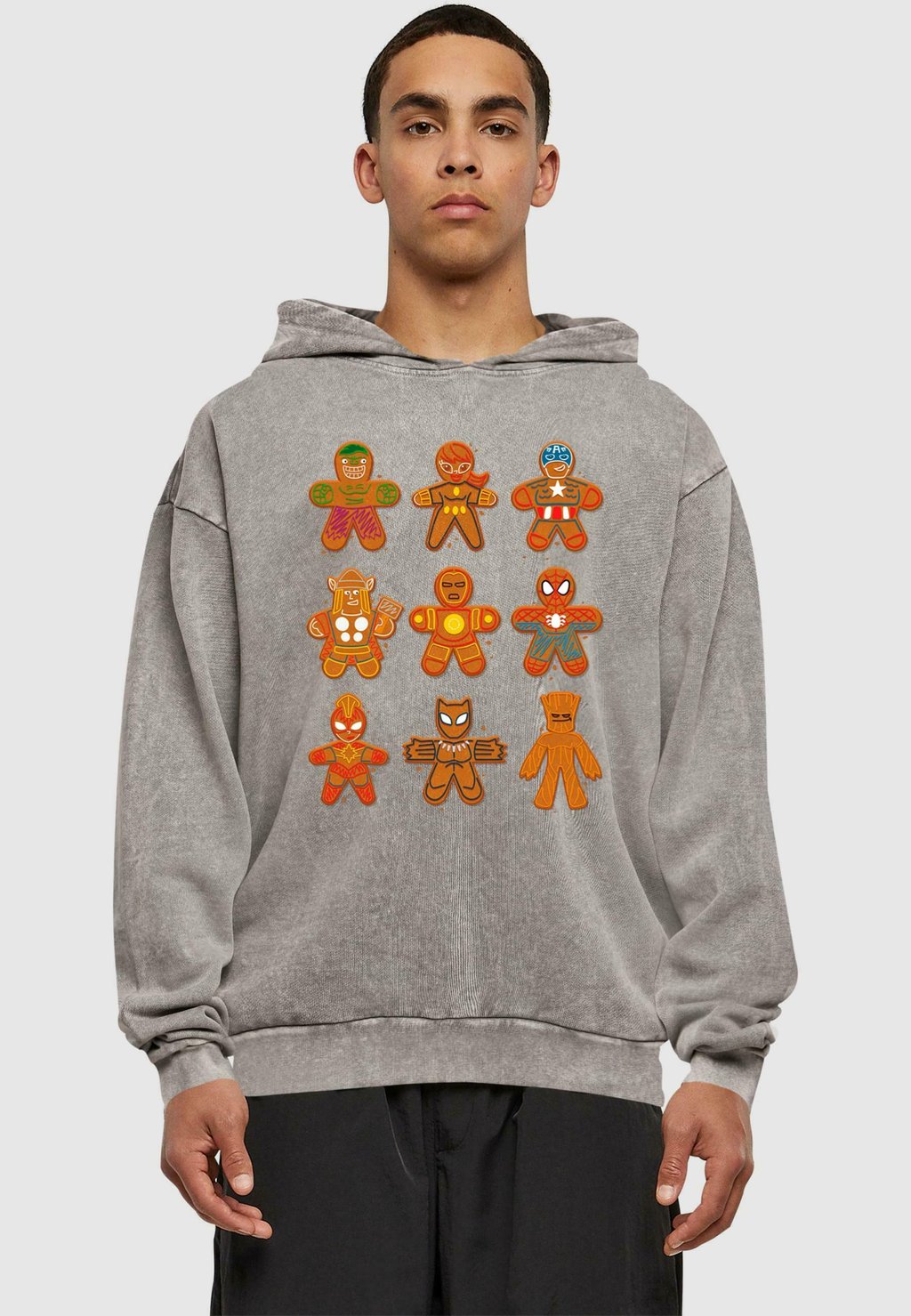 Толстовка с капюшоном MARVEL UNIVERSE CHRISTMAS GINGERBREAD AVENGERS ACID WASHED ABSOLUTE CULT, темно-серый
Толстовка с капюшоном MARVEL UNIVERSE CHRISTMAS GINGERBREAD AVENGERS ACID WASHED ABSOLUTE CULT, темно-серый