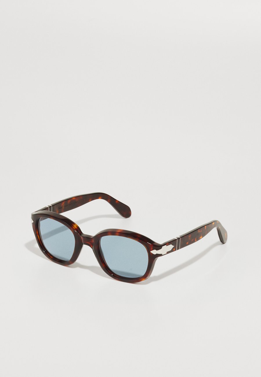 Солнцезащитные очки Persol UNISEX, Havana / Blue/Brown
Солнцезащитные очки Persol UNISEX, Havana / Blue/Brown