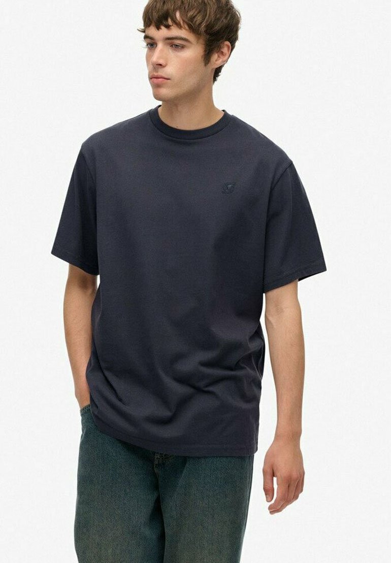 Футболка Superdry & Co BLANK, Ebony/Dark Blue, Черный, Футболка Superdry & Co BLANK, Ebony/Dark Blue
Футболка Superdry & Co BLANK, Ebony/Dark Blue, Черный, Футболка Superdry & Co BLANK, Ebony/Dark Blue