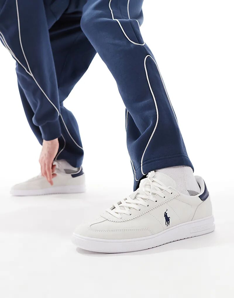 Polo Ralph Lauren Кроссовки Heritage Court 110 в кремово-белом и темно-синем цветах
Polo Ralph Lauren Кроссовки Heritage Court 110 в кремово-белом и темно-синем цветах