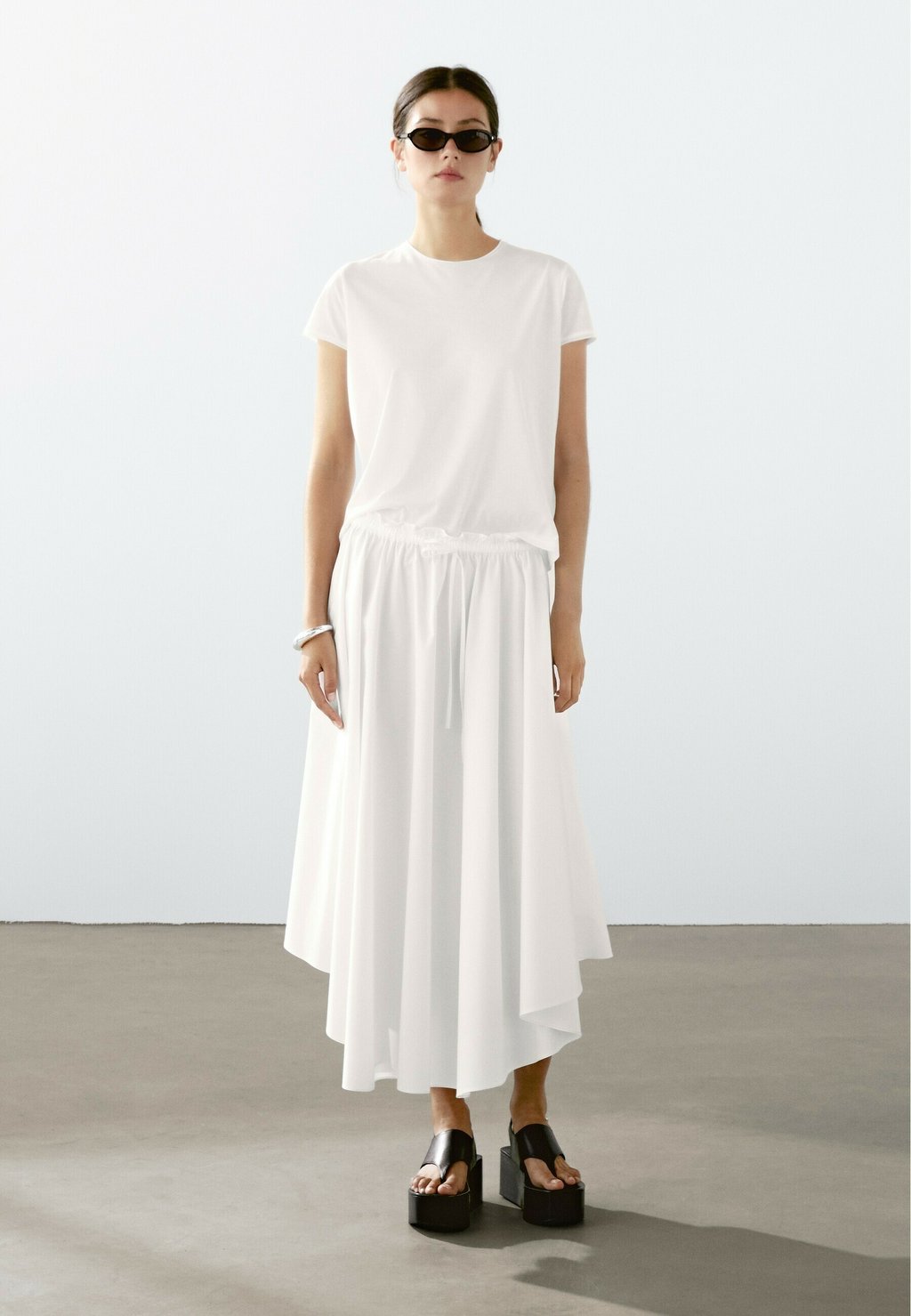 Базовая футболка Massimo Dutti, белый
Базовая футболка Massimo Dutti, белый