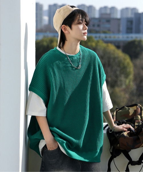 Женский многослойный комплект: вафельный жилет свободного кроя и футболка Neos, зеленый
Женский многослойный комплект: вафельный жилет свободного кроя и футболка Neos, зеленый