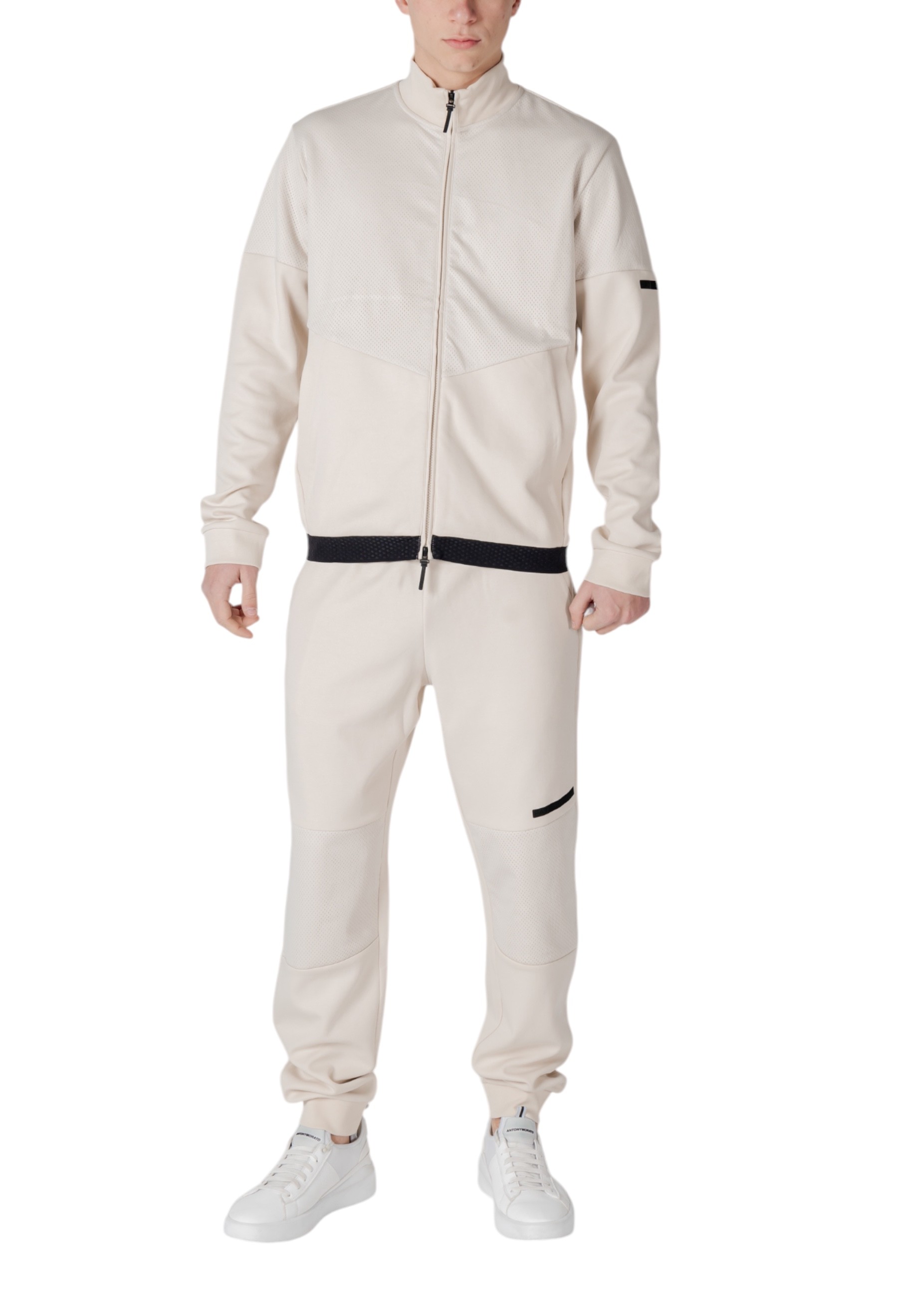 Спортивные костюмы EA7
Спортивные костюмы EA7