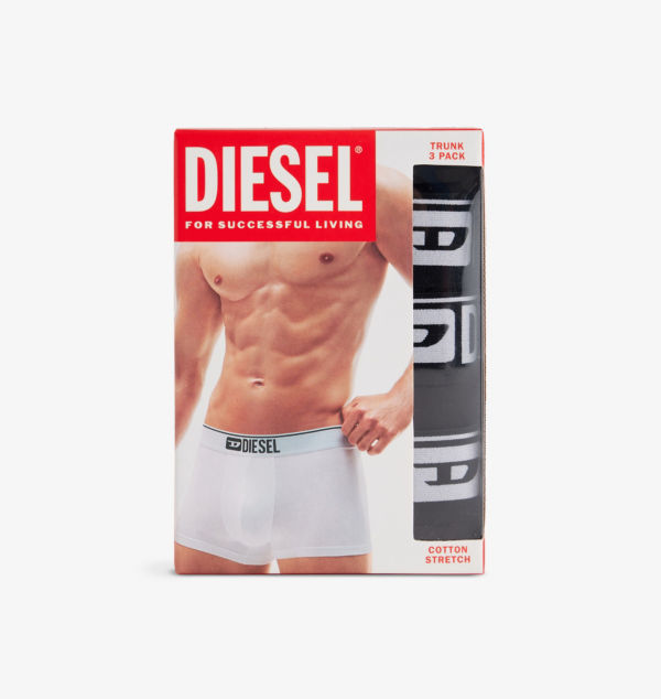 Комплект из трех трусов-боксеров из эластичного хлопка с фирменным поясом Diesel, цвет e4101
Комплект из трех трусов-боксеров из эластичного хлопка с фирменным поясом Diesel, цвет e4101