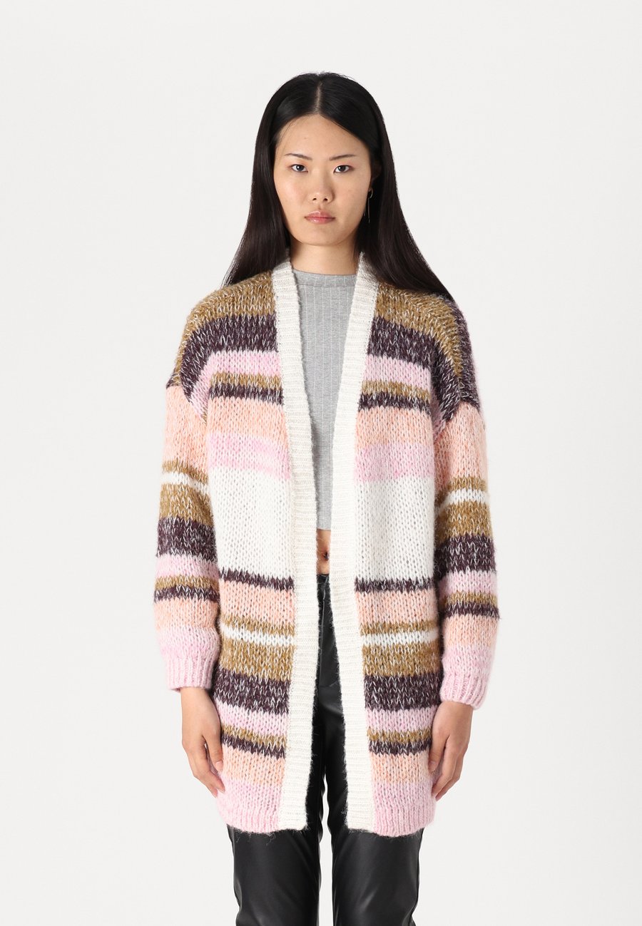 Кардиган ONLY ONLALYSSA LIFE CARDIGAN, Whitecap Gray/Golden Spice/Syra/Papaya/Fairy Tale/Sand
Кардиган ONLY ONLALYSSA LIFE CARDIGAN, Whitecap Gray/Golden Spice/Syra/Papaya/Fairy Tale/Sand