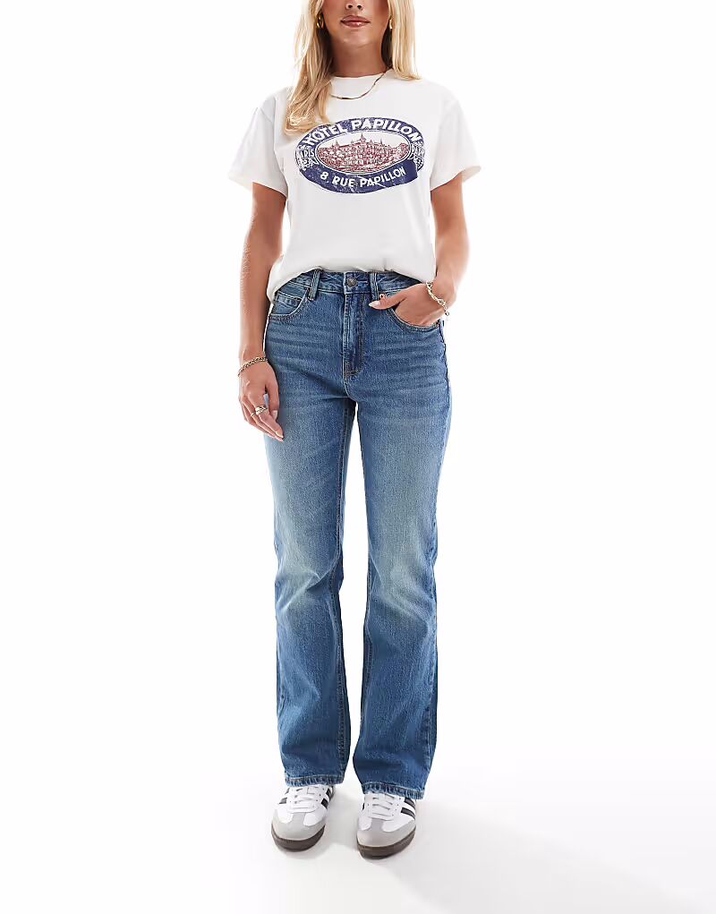 Джинсы Stradivarius D98 Petite прямого кроя в винтажном стиле
Джинсы Stradivarius D98 Petite прямого кроя в винтажном стиле