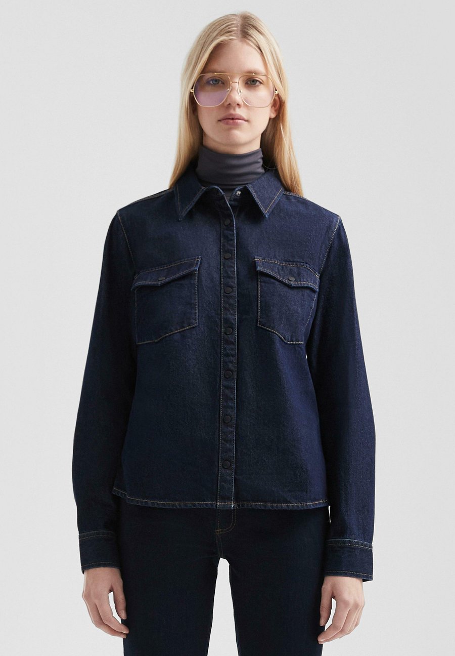 Блуза QS Button-down blouse, Blau/Dark-Blue Denim
Блуза QS Button-down blouse, Blau/Dark-Blue Denim