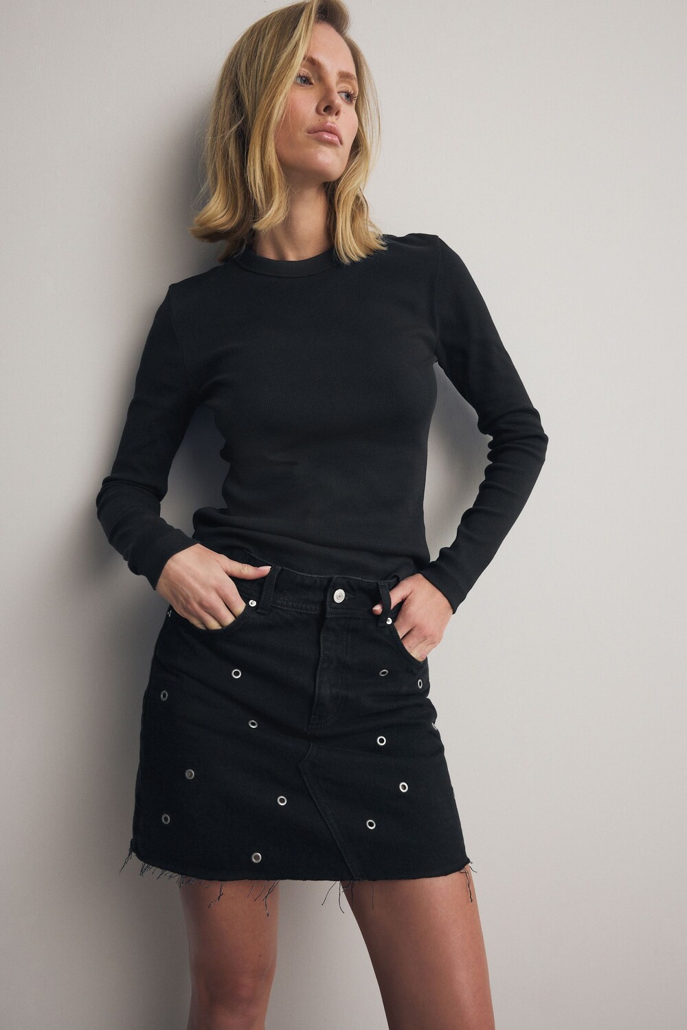 Мини юбка из денима с люверсами из 100% хлопка Next, черный
Мини юбка из денима с люверсами из 100% хлопка Next, черный