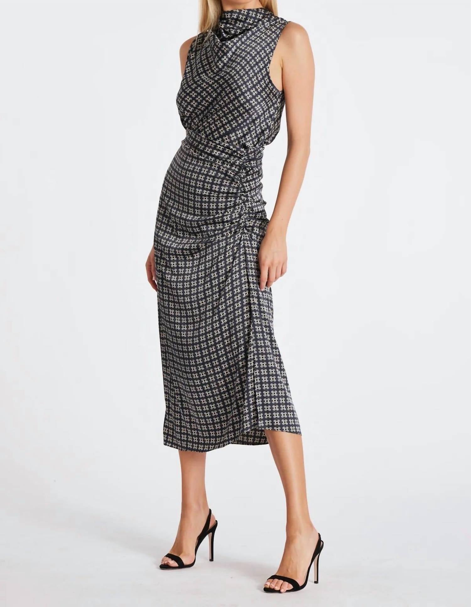 Асимметричная миди-юбка в синем винтажном принте Bishop + young 
Асимметричная миди-юбка в синем винтажном принте Bishop + young