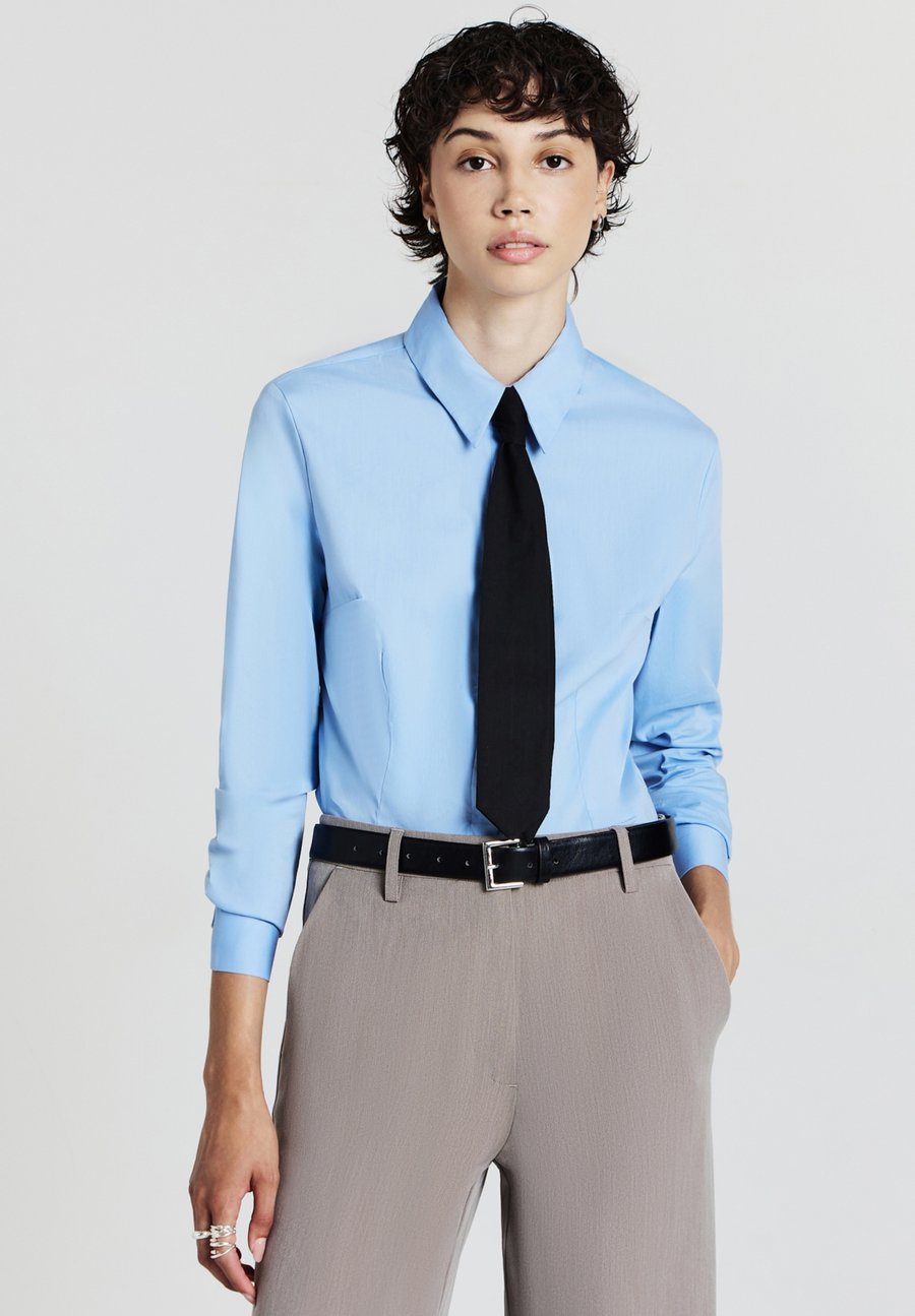 Блуза Calliope CRAVATTA, Celeste/Light Blue
Блуза Calliope CRAVATTA, Celeste/Light Blue