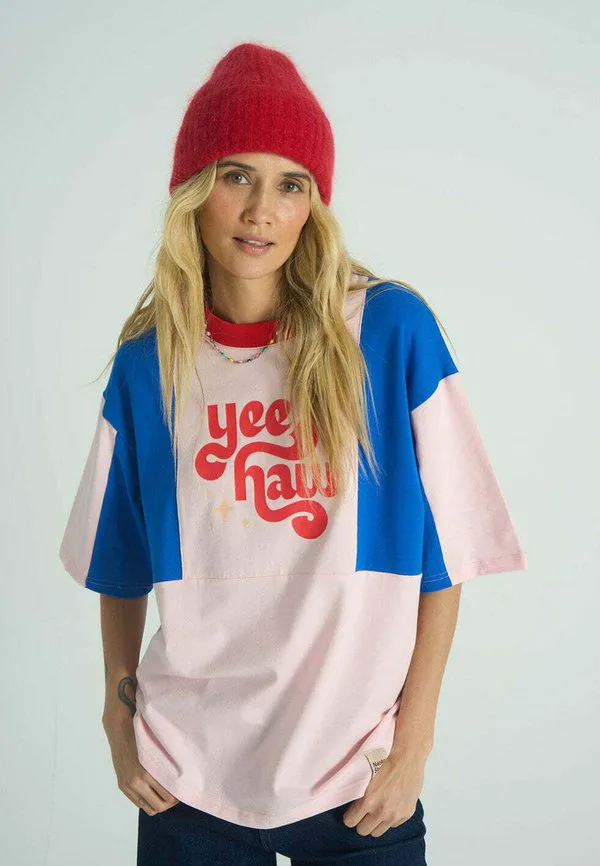 Футболка с принтом kapturem yee haw x jessica molina Naoko, Light Pink, Розовый, Футболка с принтом kapturem yee haw x jessica molina Naoko, Light Pink
Футболка с принтом kapturem yee haw x jessica molina Naoko, Light Pink, Розовый, Футболка с принтом kapturem yee haw x jessica molina Naoko, Light Pink