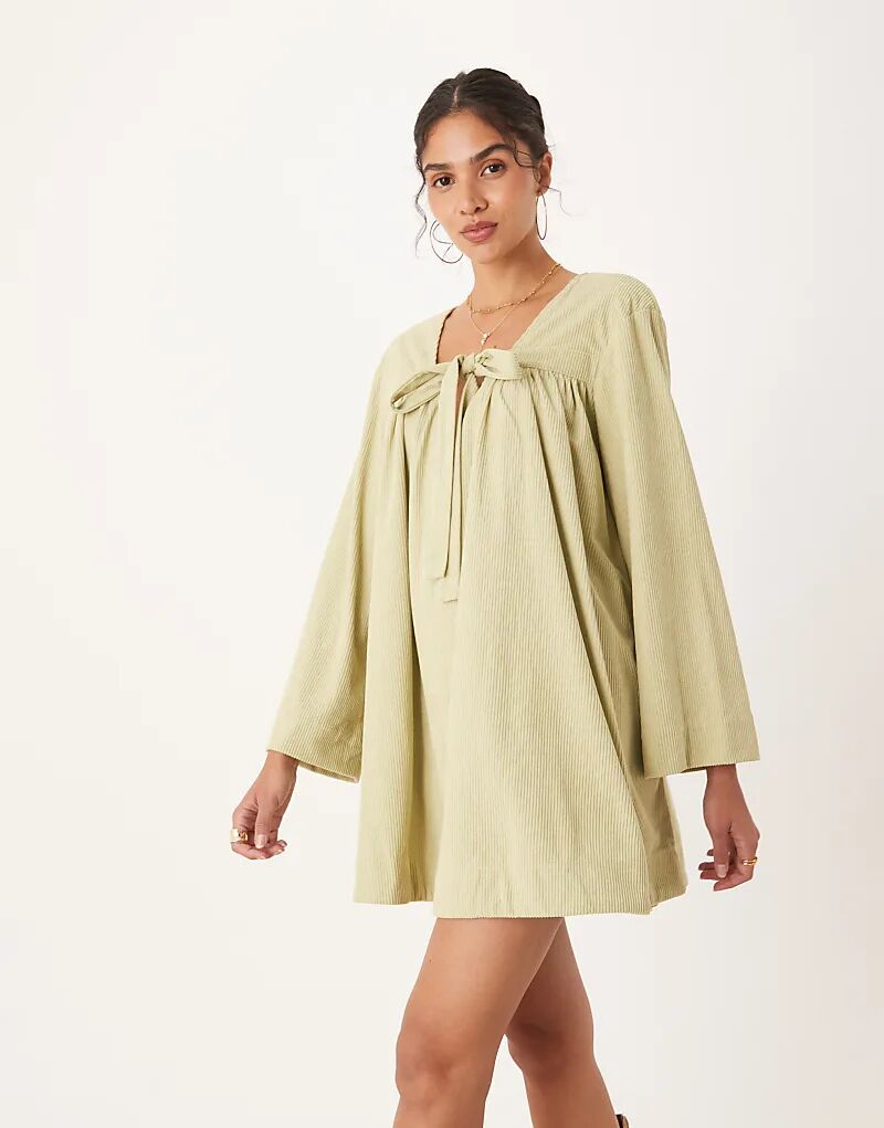 Платье-рубашка мини ASOS DESIGN с завязками спереди цвета васаби, зимнее
Платье-рубашка мини ASOS DESIGN с завязками спереди цвета васаби, зимнее