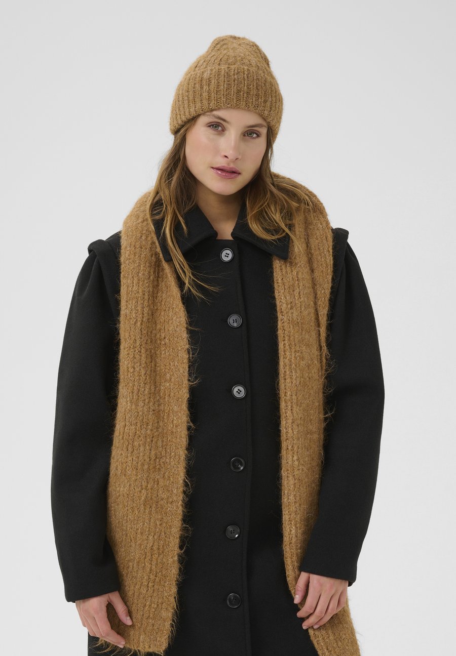 Шапка Kaffe KAhenry Knitted hood, Toasted Coconut Melange/Mottled Brown
Шапка Kaffe KAhenry Knitted hood, Toasted Coconut Melange/Mottled Brown