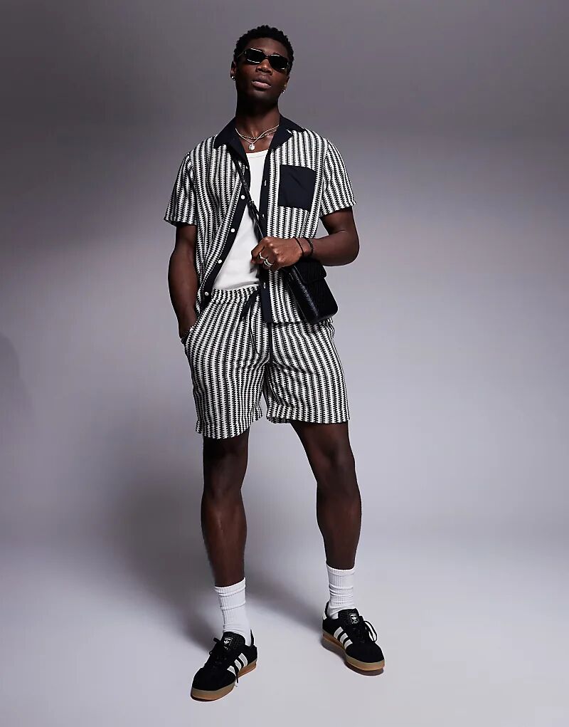 Трикотажные пляжные шорты South Beach в полоску черного цвета — часть комплекта
Трикотажные пляжные шорты South Beach в полоску черного цвета — часть комплекта