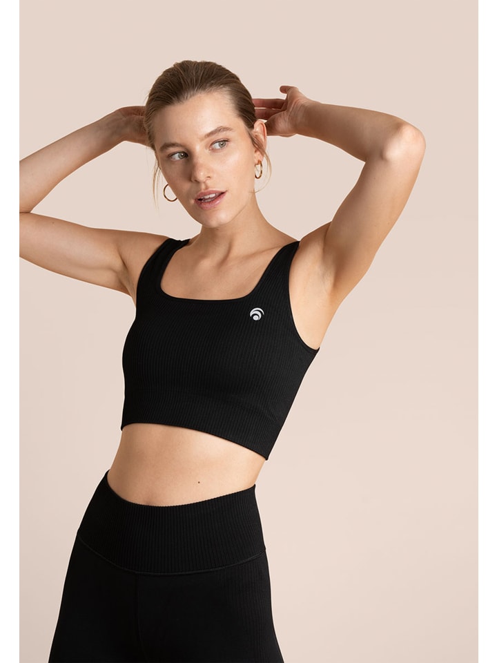 Спортивный бюстгальтер OCEANSAPART, черный
Спортивный бюстгальтер OCEANSAPART, черный