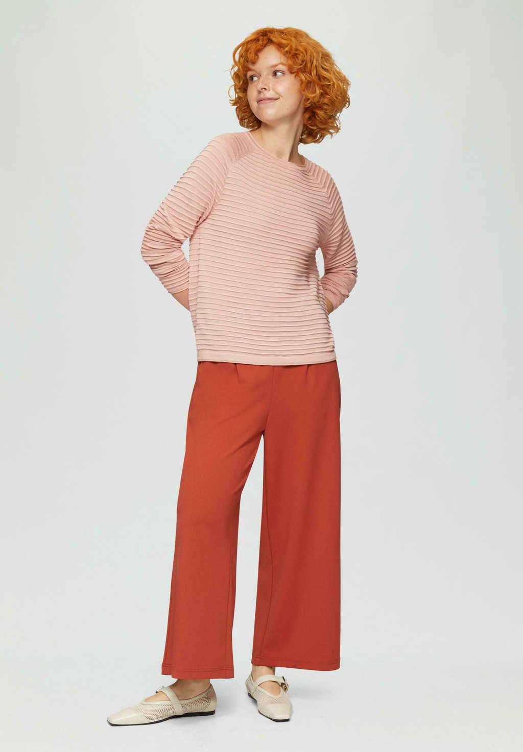 Джемпер MIT STRUKTURMUSTER QS, розовый 
Джемпер MIT STRUKTURMUSTER QS, розовый