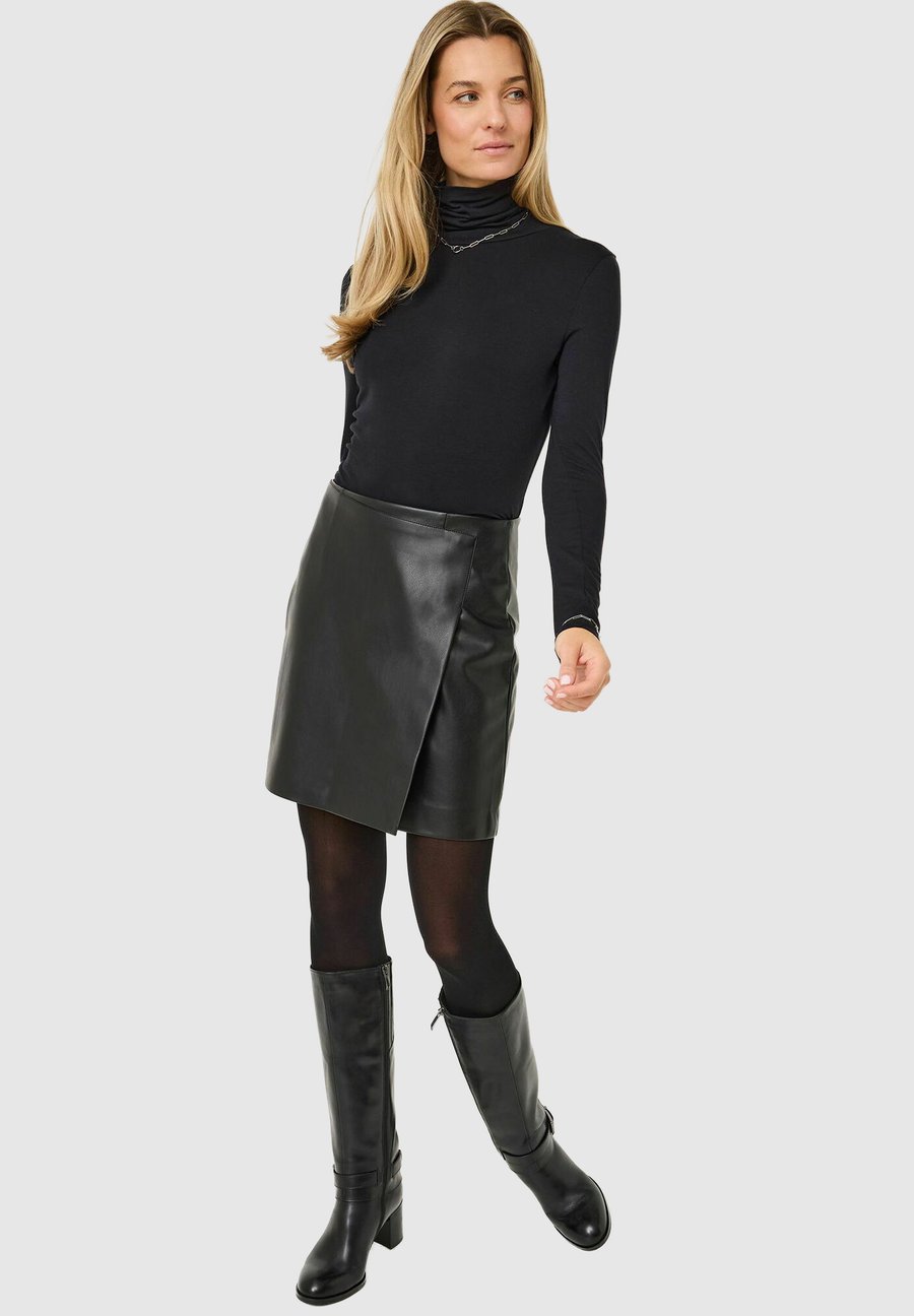 Топ Tamaris LONGSLEEVE , Black Beauty/Black
Топ Tamaris LONGSLEEVE , Black Beauty/Black