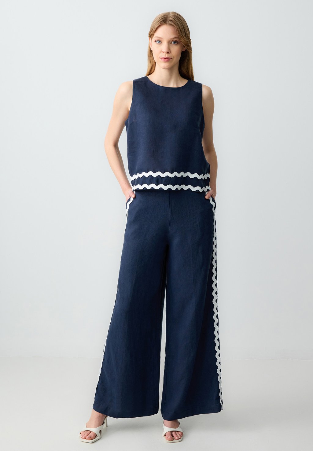 Брюки RELAXED FIT Jimmy Key, темно-синий
Брюки RELAXED FIT Jimmy Key, темно-синий