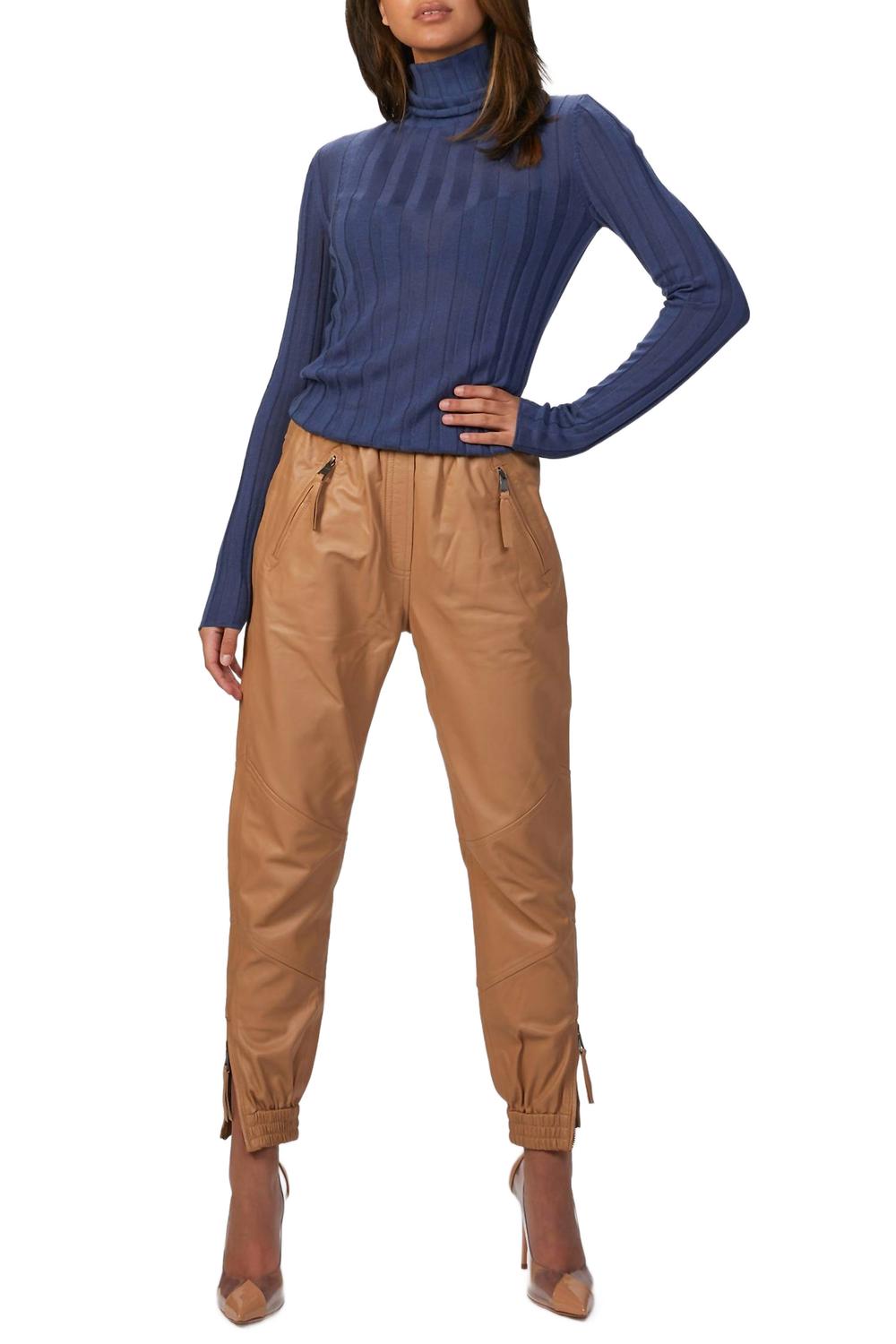 Брюки Talca в верблюжьем цвете MUNTHE, коричневый
Брюки Talca в верблюжьем цвете MUNTHE, коричневый