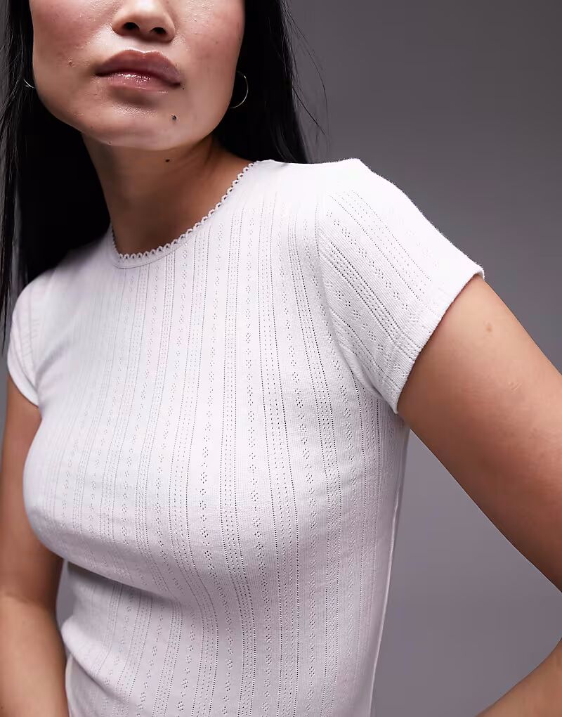 Белая кружевная футболка с ажурным узором Topshop
Белая кружевная футболка с ажурным узором Topshop