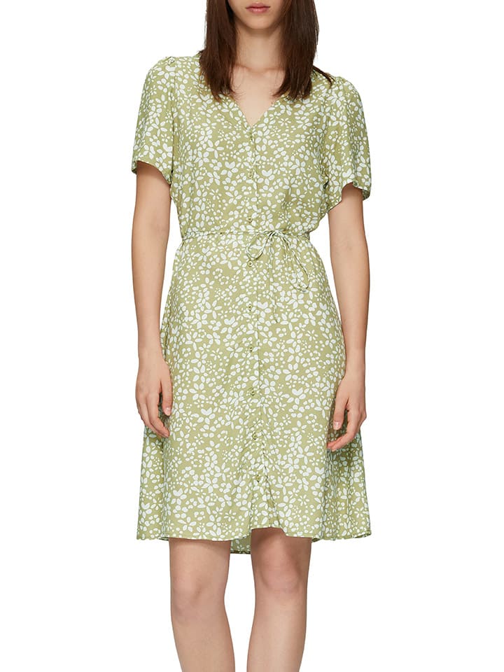 Короткое платье QS by s.Oliver
Короткое платье QS by s.Oliver