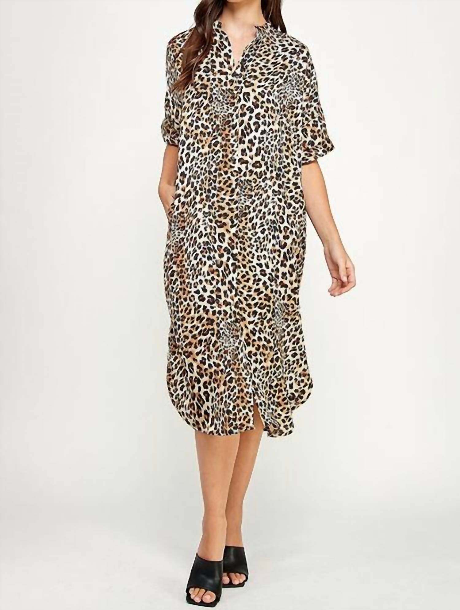 Платье с принтом на пуговицах черного цвета ELLISON
Платье с принтом на пуговицах черного цвета ELLISON