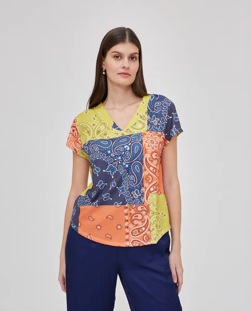 Женская футболка с короткими рукавами и принтом в стиле пэчворк October, мультиколор
Женская футболка с короткими рукавами и принтом в стиле пэчворк October, мультиколор